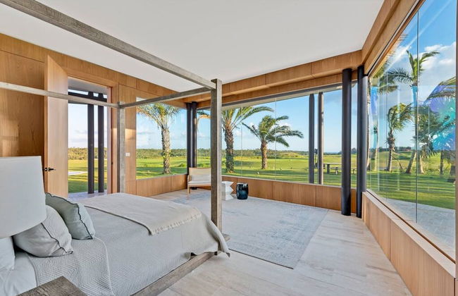 Modern 7BR Villa w Stunning Views of Golf Course - Photo 30