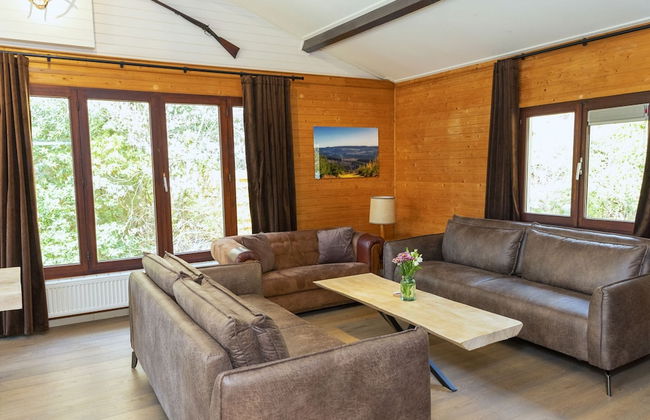 Cosy Chalet in Odeigne with Hot Tub - Photo 1