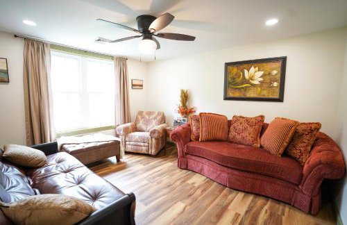 Historic Sears River Home (Main Level) on 10 Acres - Foto 47