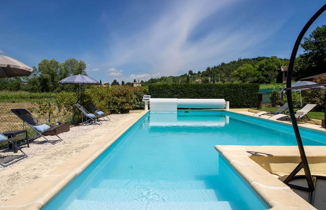 Charming Holiday Home in Gargas With Swimming Pool - Photo 1