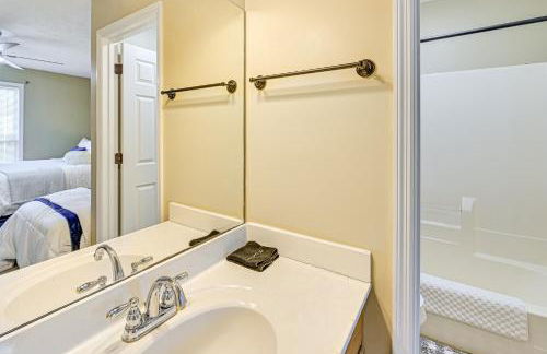 Family Home with Ping-Pong and Fire Pit in Lexington - Foto 14