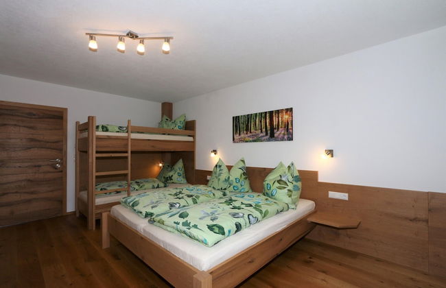 High-quality Holiday Apartment in Oberkrimml Near Waterfalls - Foto 11