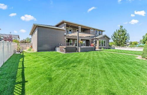 Modern 5BR Retreat with Hot Tub Cold Plunge & Park - Foto 35