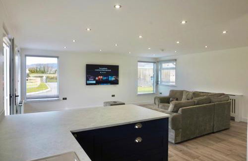 Castle View Chalet by Clonlum Cottages - Foto 12