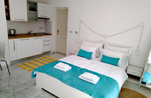 Olive Tree Apartments - Photo 8