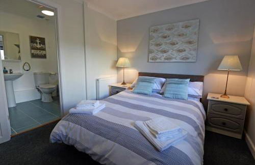 Valley Retreat - Peaceful Location, Walk to Beach, Parking - Photo 38