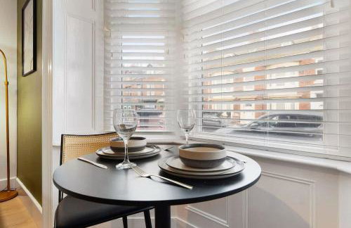 Convenient 2BR Stay on Gladstone Street Near Transport - Photo 5