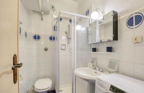 1 Bedroom Awesome Apartment In San Saturnino - Foto 14