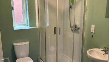 Two Bedrooms Two Bathrooms and Private Parking Rugby - Foto 5