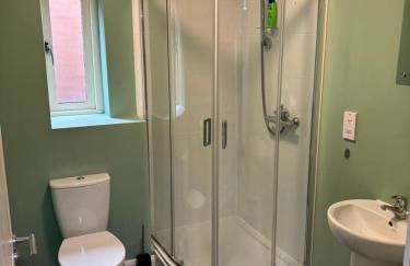 Two Bedrooms Two Bathrooms and Private Parking Rugby - Foto 5