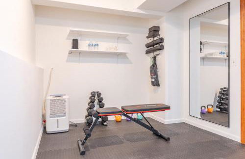 8BR Luxury Maplewood Manor, Hot Tub & Fire Pit - Foto 67