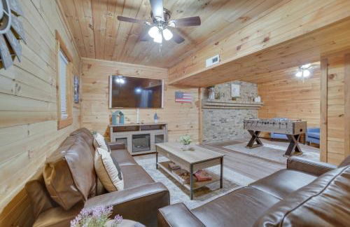 Kodak Getaway with Covered Decks and Game Room! - Foto 1