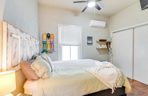 1 Mi to Dtwn Home with Fenced Yard in Galveston! - Foto 11