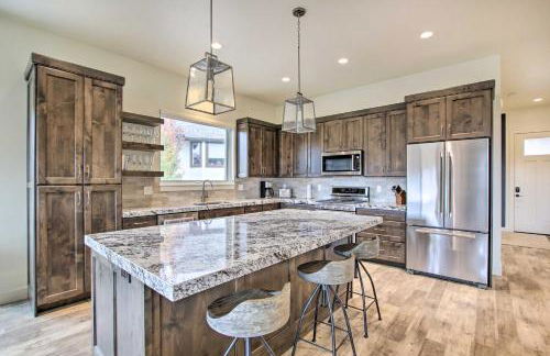 Scenic Eden Gem with Hot Tub about 6 Mi to Ski Area - Foto 7