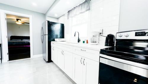 2 Homes, 1 Stay-7BR Niagara Falls Compound - Foto 1