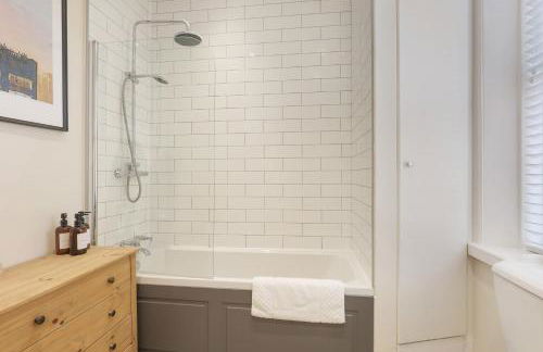 St Georges Apartment - North East Escapes - Photo 30