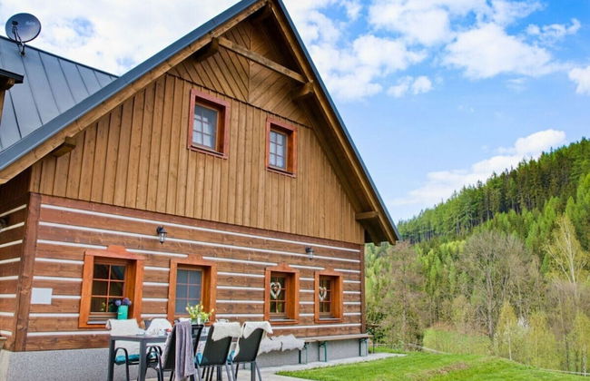 Inviting Villa With Warm Ambience - Photo 29