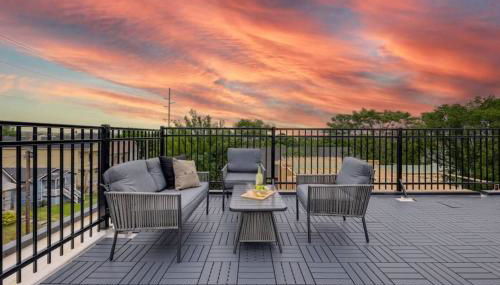 Skyline Luxury - Rooftop Deck- King Suites-Garage - Foto 1