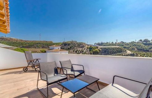 3 Bedroom Stunning Home In Mezquitilla - Photo 24