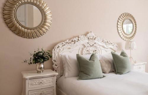 Downwood Vineyard Manor House in Idyllic Countryside - Photo 33