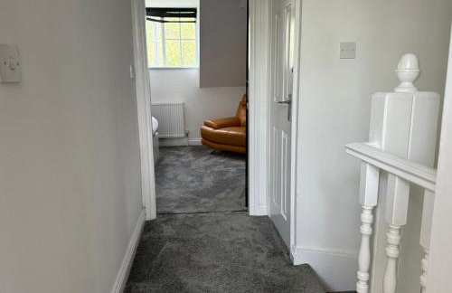 Home away Tamworth Staffordshire 4 Bedroom 3 Bathroom - Semi Detached House - Foto 41