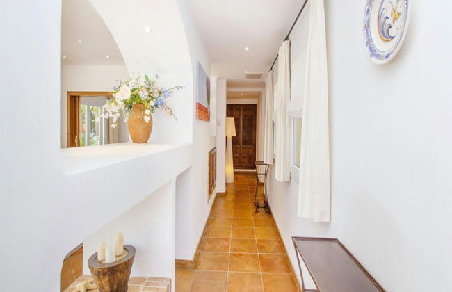 Lavish Villa With Saltwater Pool - Foto 27