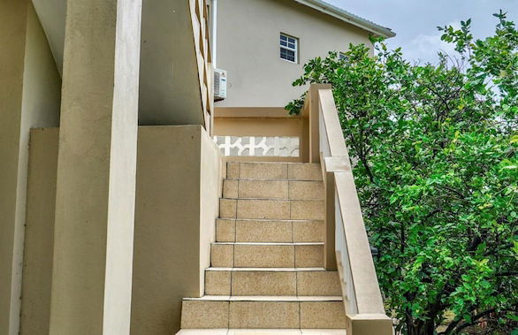 Your quaint home just steps from beach - Foto 27