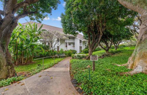 Step to beach New Quiet Kiahuna Plantation Remodeled 2 bedroom condo with AC - Foto 43