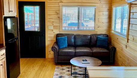 1 Bedroom Log Cabin on Lake James-Private Resort Amenities - Foto 2