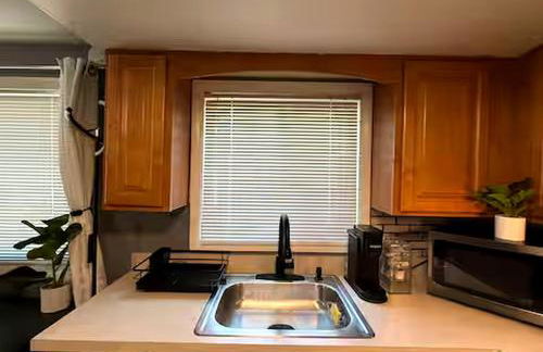 Private King Suite Near DC & Joint Base Andrews - Foto 14