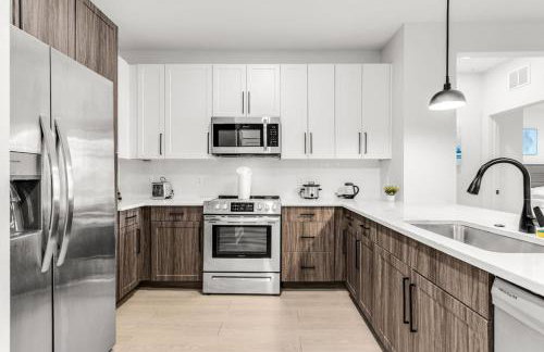 Peaceful 2BR by the Bay Pool and Coastal Vibes - Foto 2