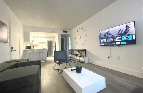 Miami International Airport 2 - Photo 16