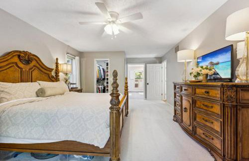 Hoosier Estate - Steps to IU - Photo 9