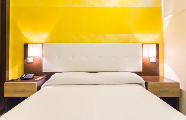 Apartamentos Recoletos - Photo 14