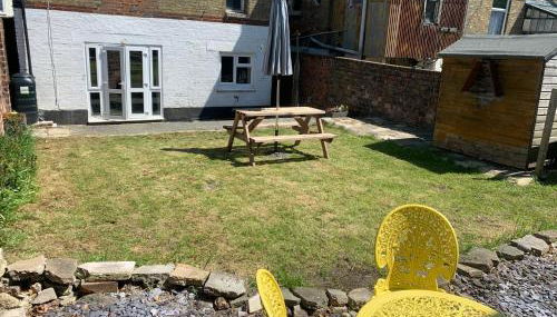 Ryde Beach Garden Apartment - Photo 2, Garden, Garden view