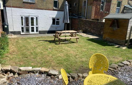 Ryde Beach Garden Apartment - Photo 2