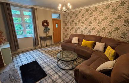 Two bedroomed Cosy cottage close to Wakefield and motorway networks Ideal for long stays and contractors - Foto 7