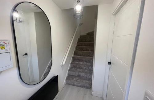 3 Bedroom New House Sleeps 5 with FREE Parking&WiFi -D - Foto 11