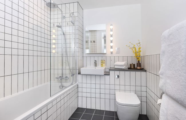 Millharbour Residences - Photo 15