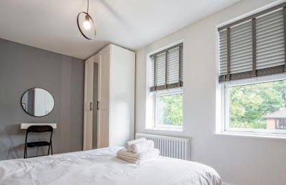 Exquisite Renovation in Central Location with Garden and Parking - Photo 56