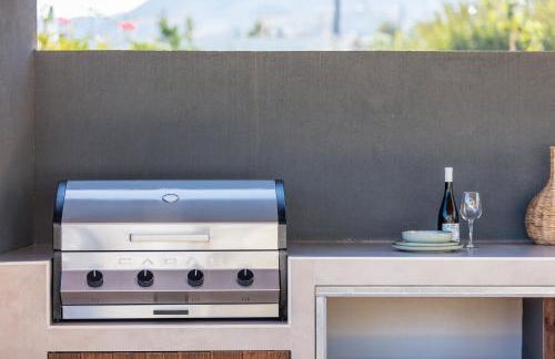 Solis Villa, with Heated Pool & 5 minutes to Beach, By ThinkVilla - Photo 9