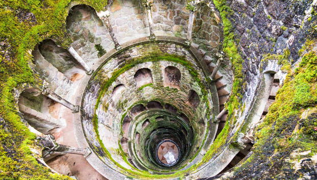 Billet pour la Quinta da Regaleira + Audioguide - Foto 3, Découvrez le puits initiatique à Quinta da Regaleira
