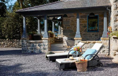 Ty Pandy Eclectic Luxury Family cottage Sleeps 8 adults and 2 children - Photo 72