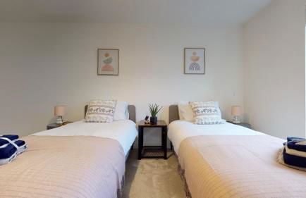 Luxury 2 Bed Apartment with Parking near London - Foto 36