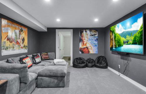 Mid Summer Night's Dream w Hot Tub Theater Game Room - Foto 27