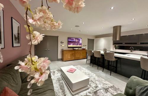 Luxury 5 Bed All En-Suite Cinema Room - Foto 49