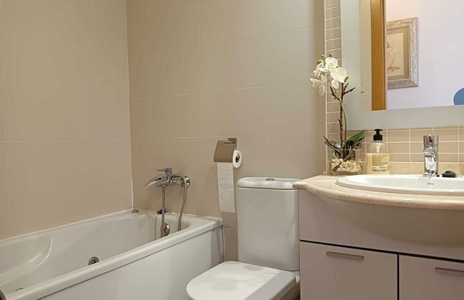 Piso con Piscina y Jardin Cerca de la Playa - Photo 21