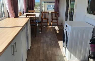 On farm Chalet, sleeps 6, Rhoshirwaun - Foto 10