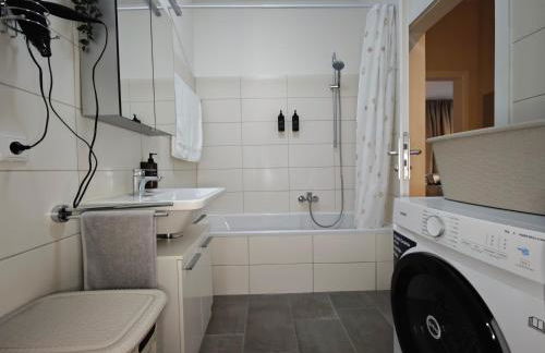 NEU! KINGS-Apartment - 300m zum Bahnhof - 6 Personen - Küche - Gerberplatz - Foto 33