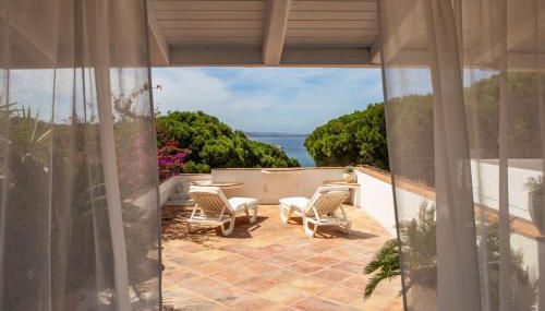 Steps from the Beach with views and big patio! - Foto 1